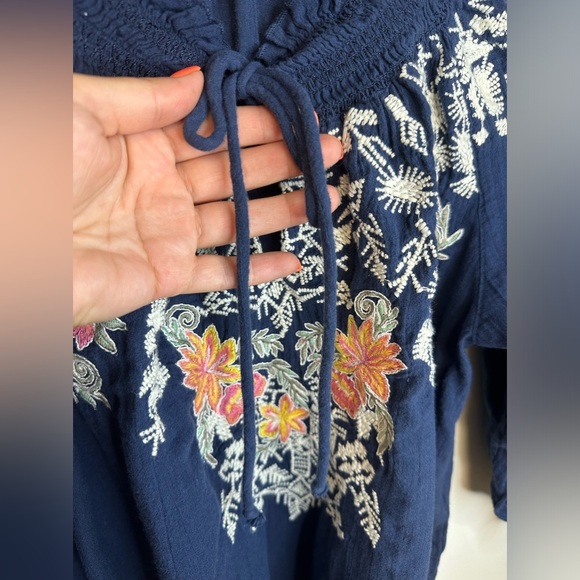Sundance Cotton Embroidered Peasant Boho Floral Navy Boho Blouse Top Sz  Medium - Picture 11 of 17
